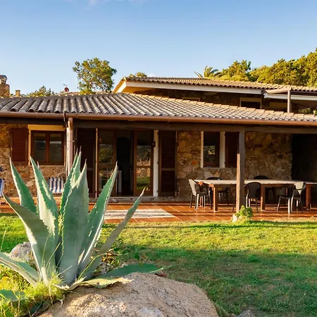 Capodorso, Porto Pollo Villa